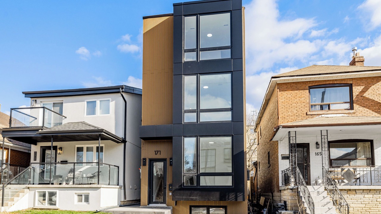 Photo of Outdoor in Oakwood Village