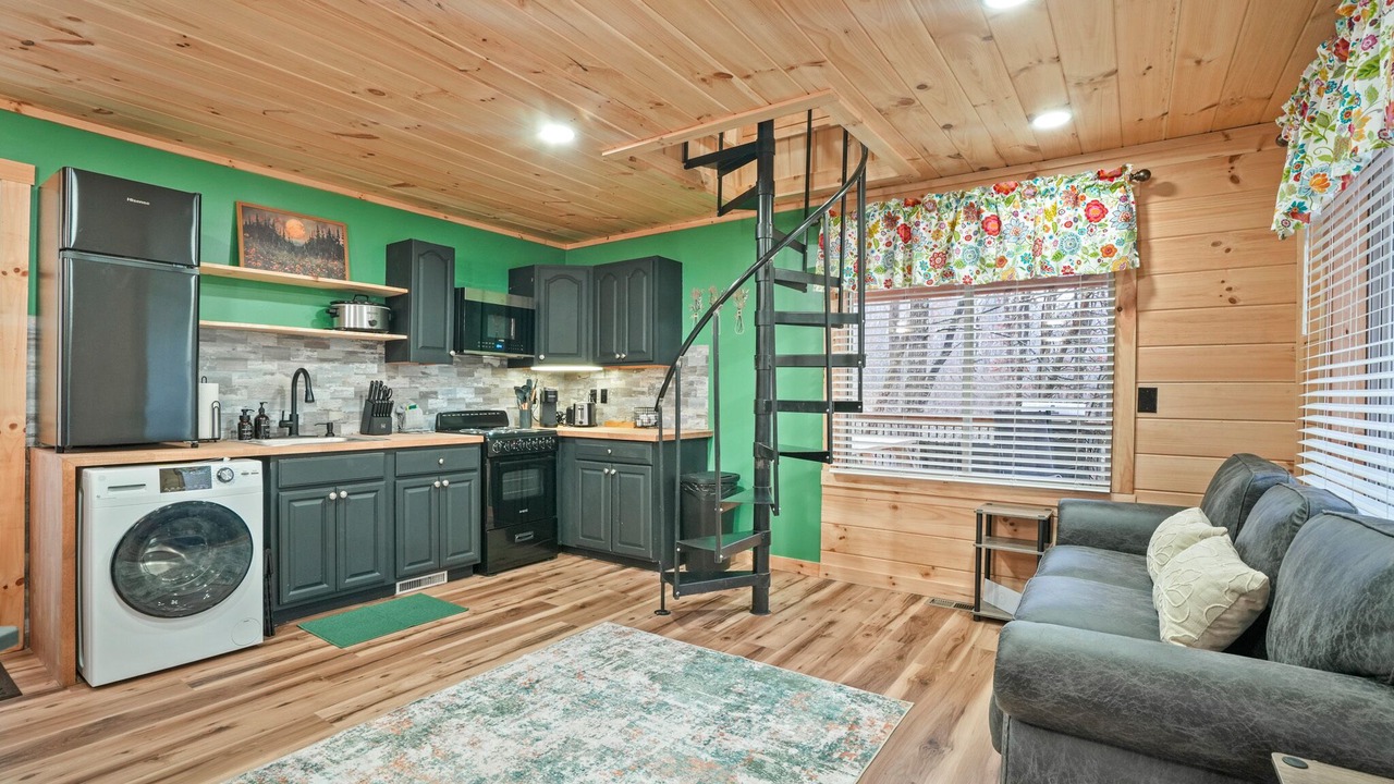 Photo of Livingroom in Creola
