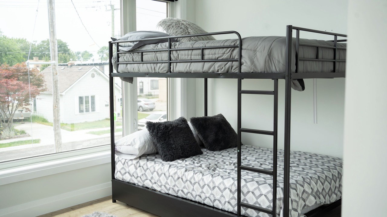 Photo of Bedroom in Point Edward