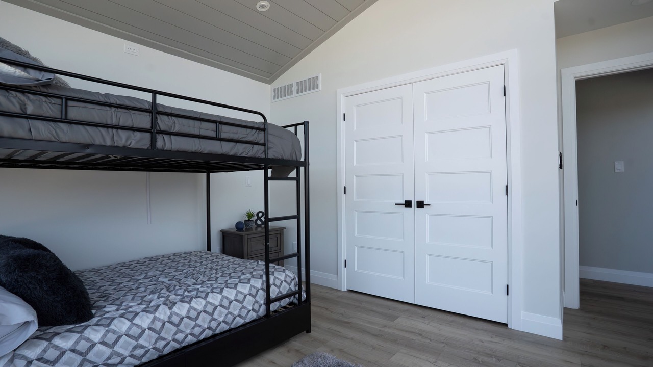 Photo of Bedroom in Point Edward