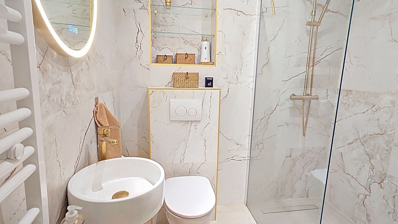 Photo of Bathroom in Asnieres-sur-Seine