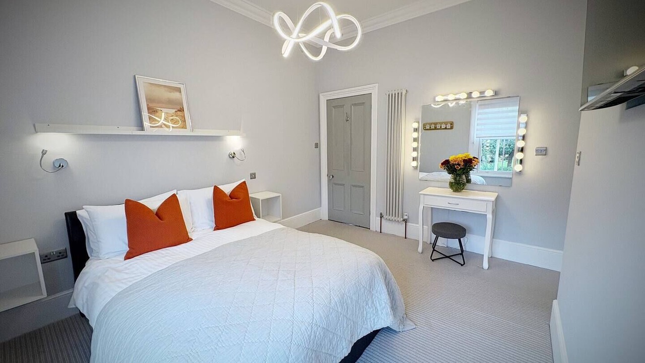 Photo of Others in Sandown