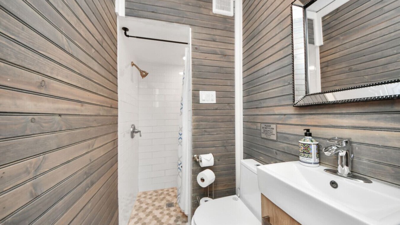 Photo of Bathroom in Spring