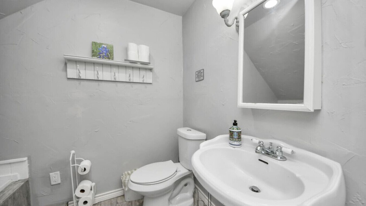 Photo of Bathroom in Spring