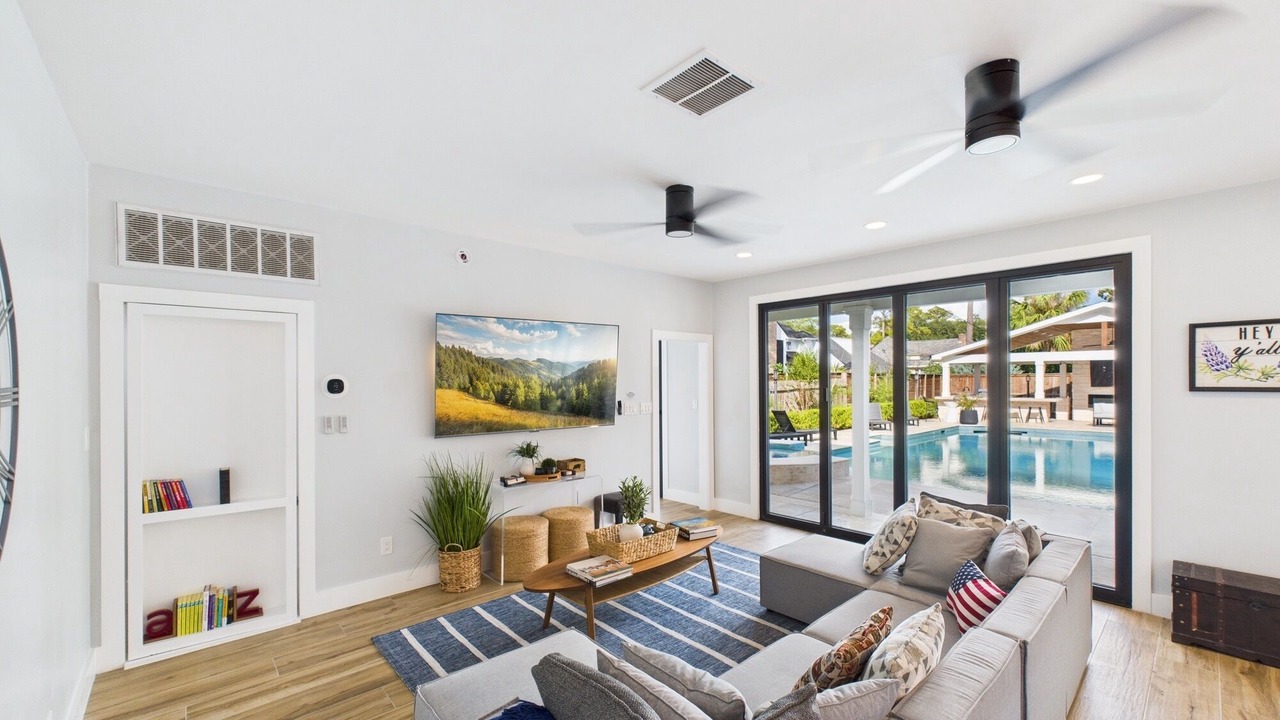 Photo of Livingroom in Houston