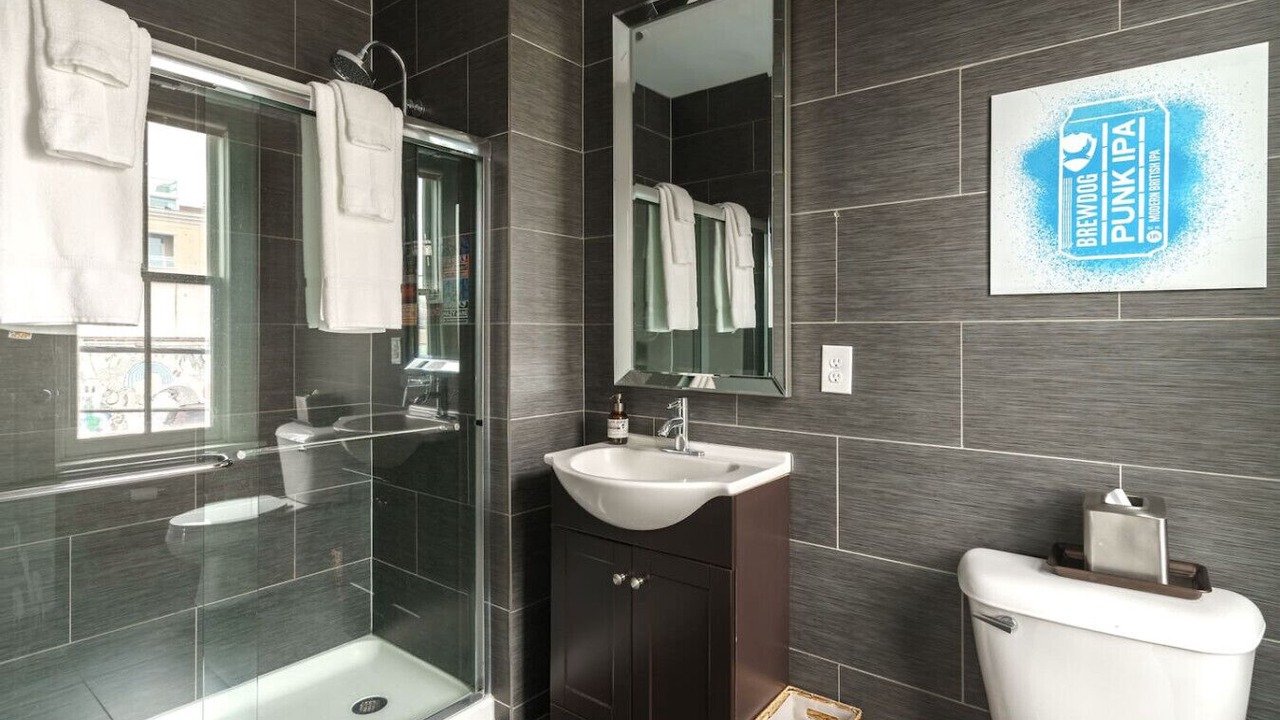 Photo of Bathroom in Short North