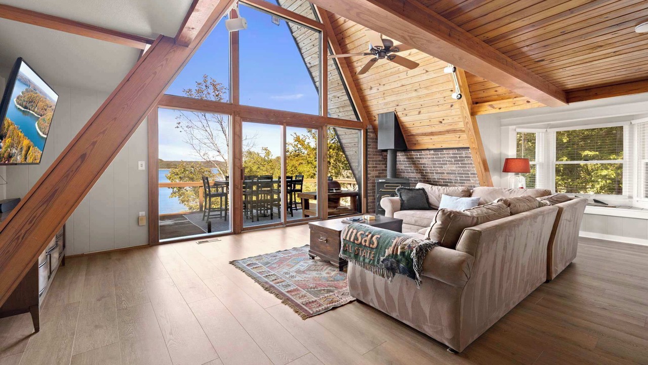 Photo of Livingroom in Rogers