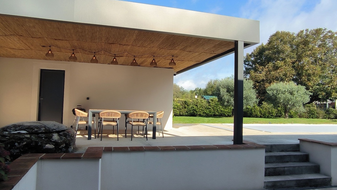Photo of Outdoor in Lagrave