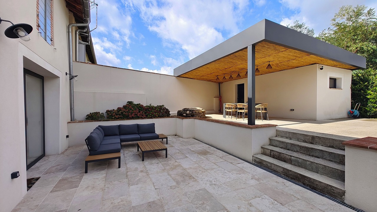 Photo of Outdoor in Lagrave