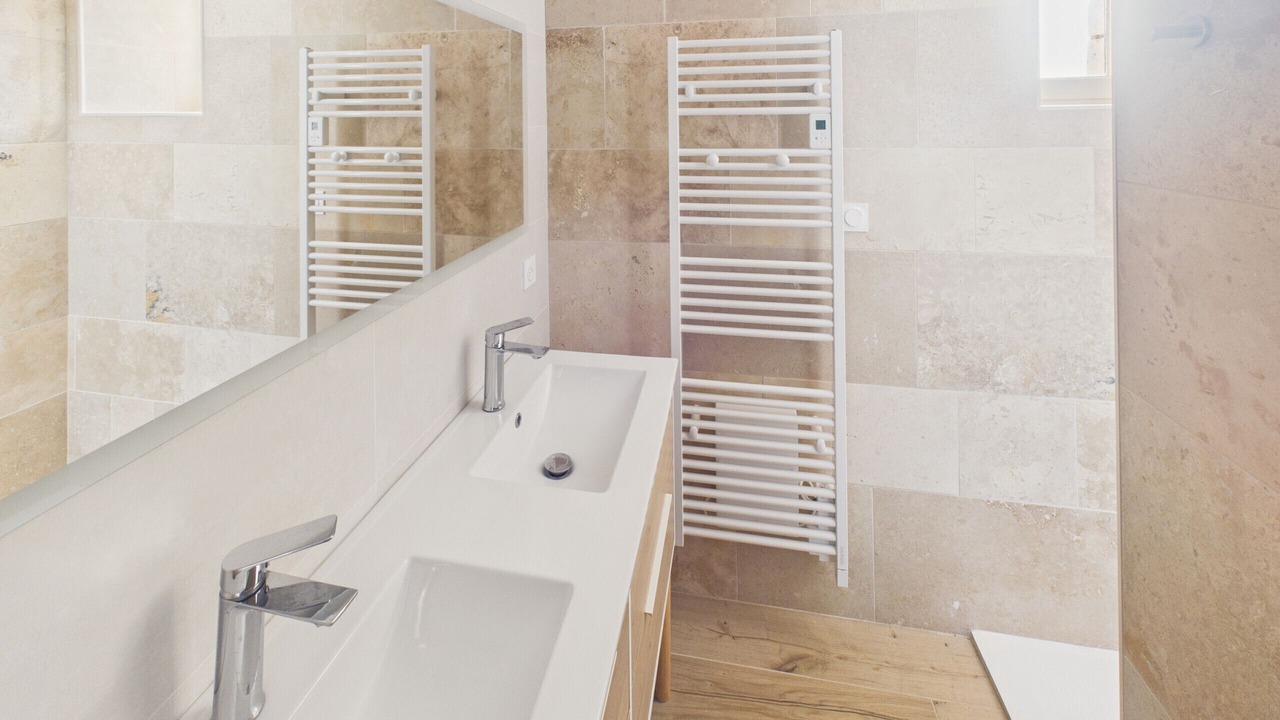 Photo of Bathroom in Saint-Crepin-et-Carlucet