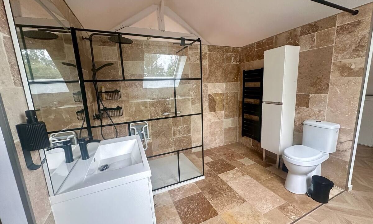 Photo of Bathroom in Emanville