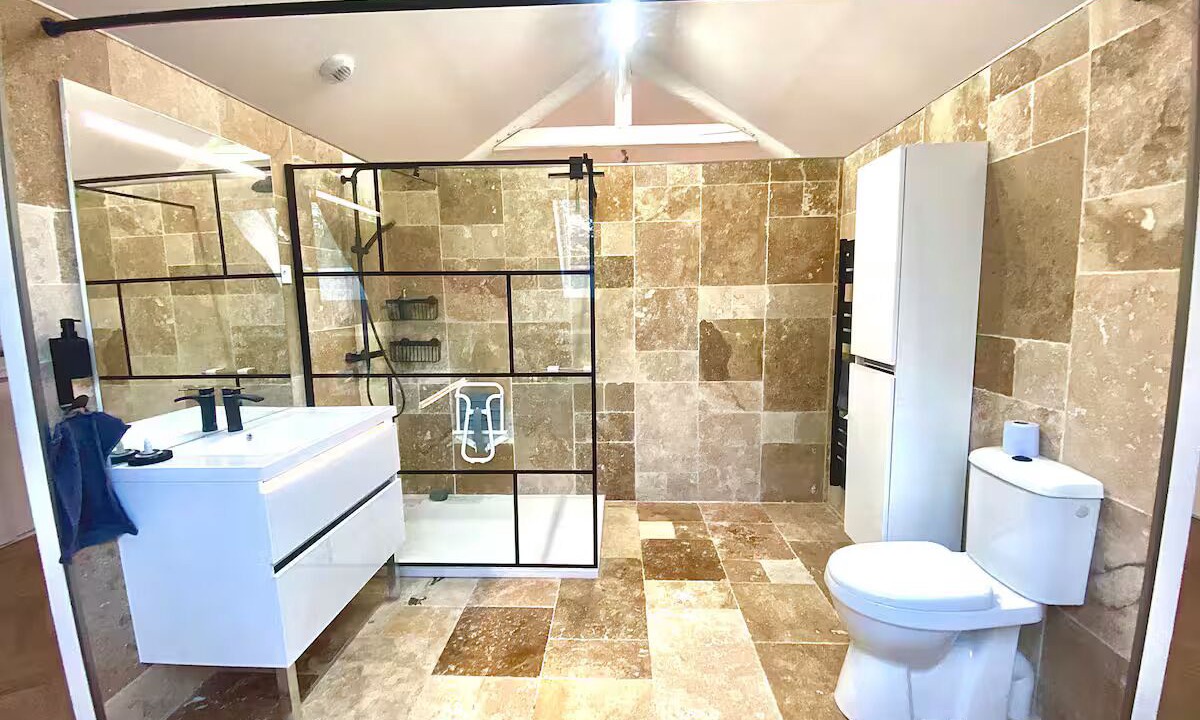 Photo of Bathroom in Emanville