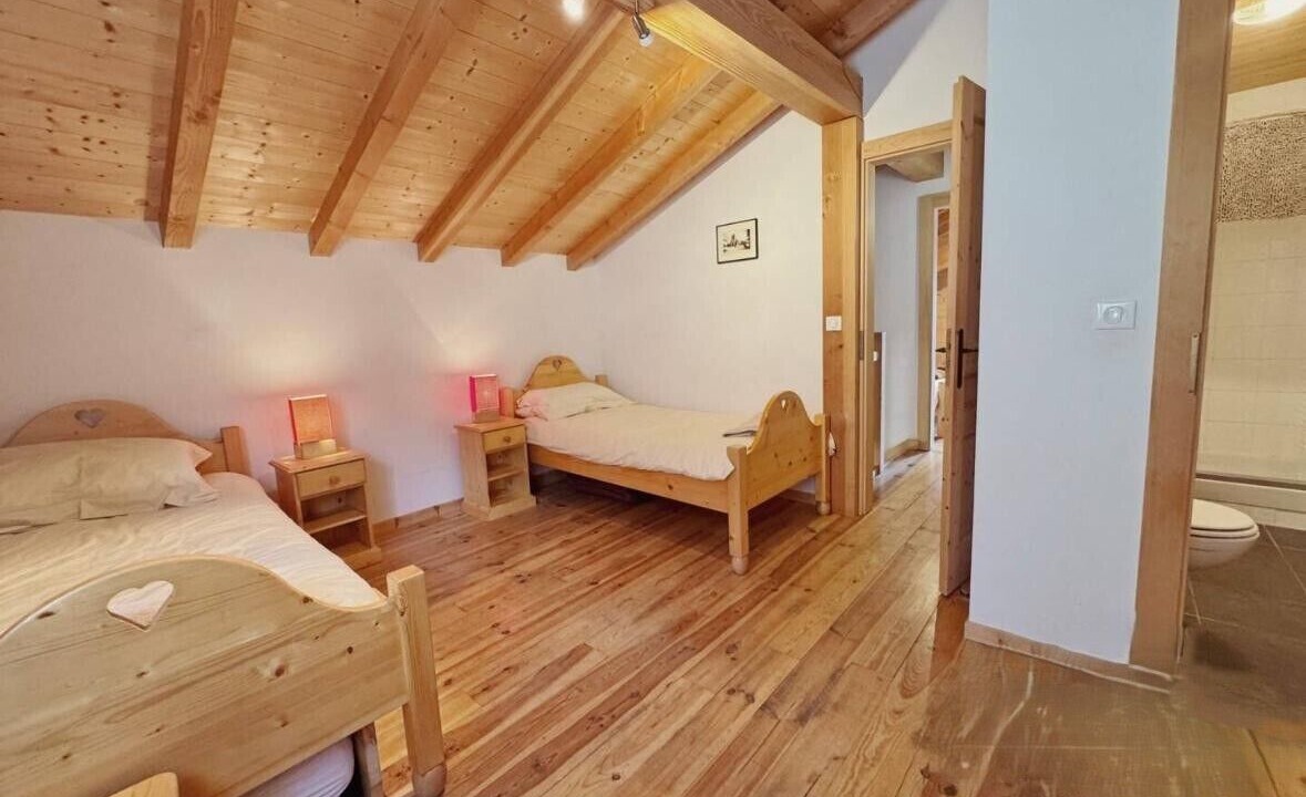 Photo of Bedroom in Bours