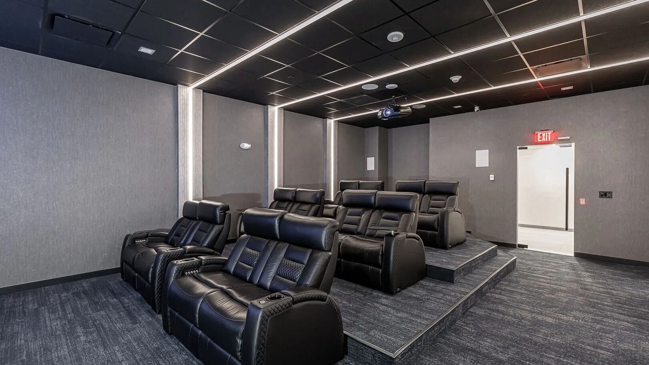 Photo of Others in Downtown Hartford