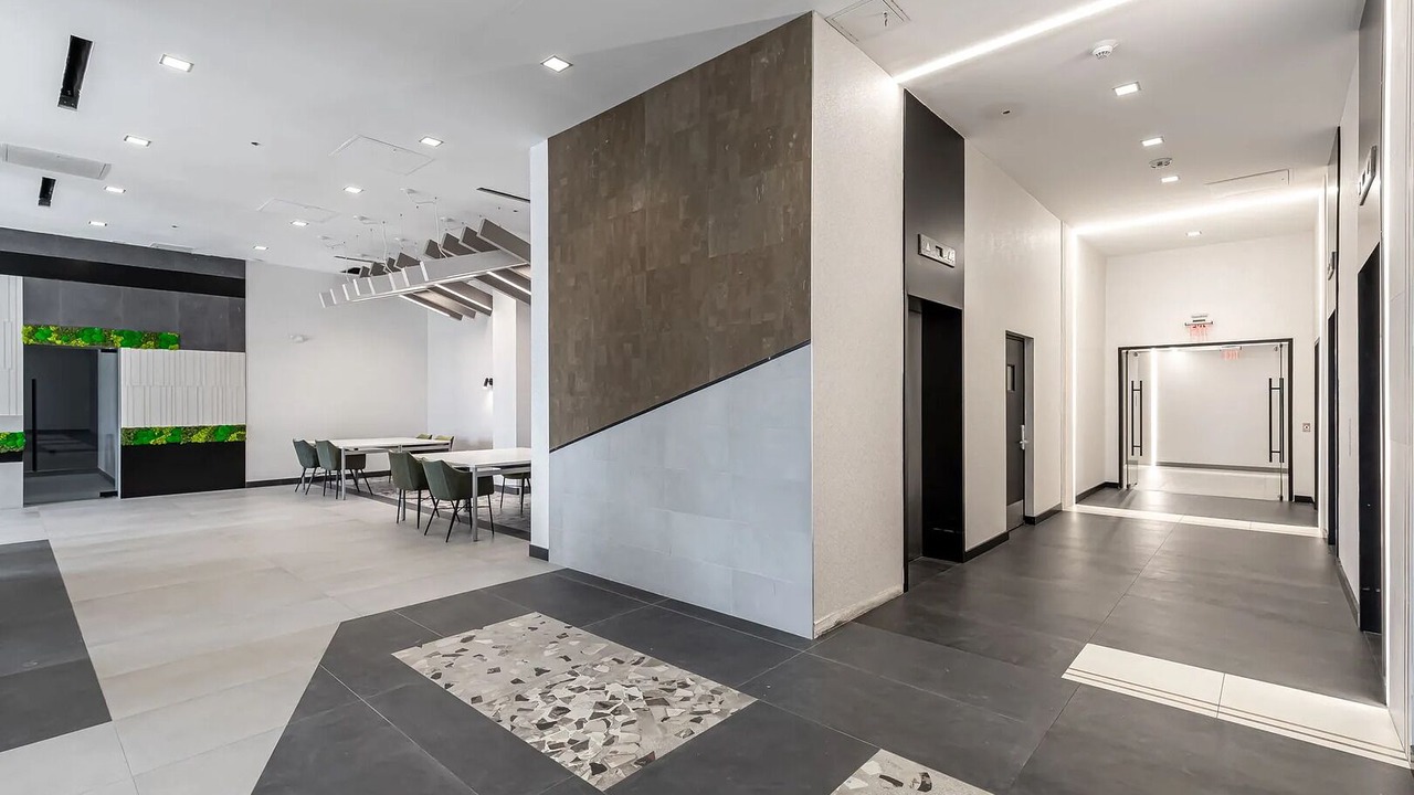 Photo of Others in Downtown Hartford