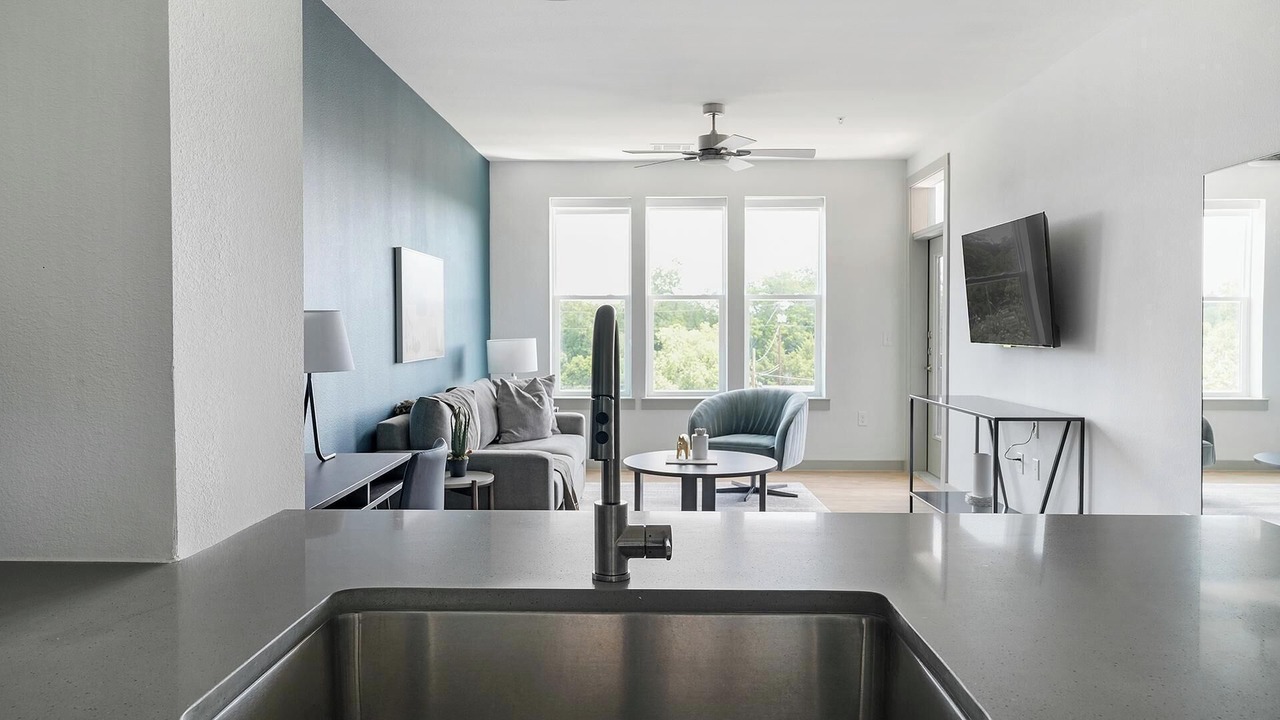 Photo of Livingroom in MLK
