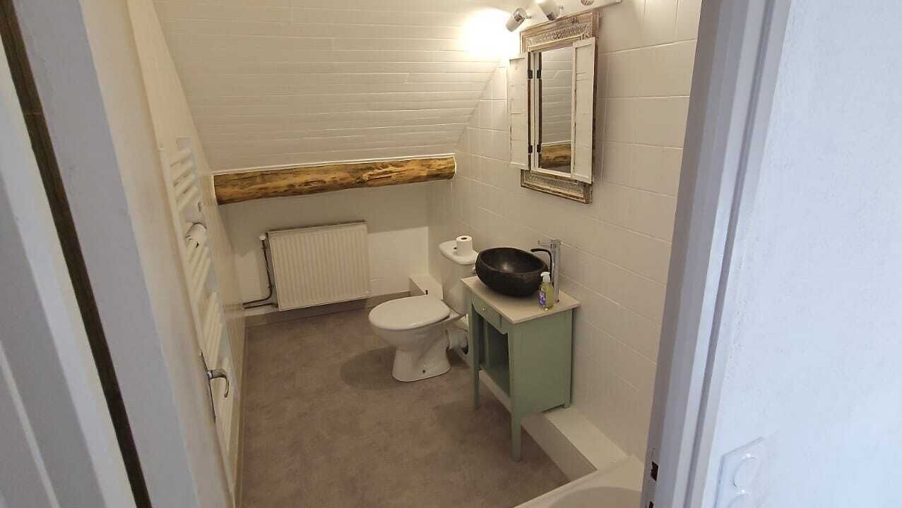 Photo of Bathroom in Pelousey