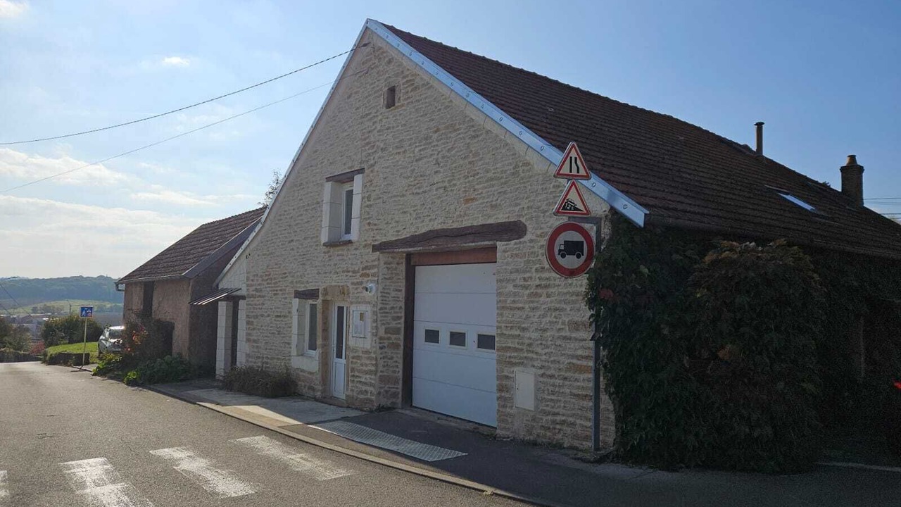 Photo of Outdoor in Pelousey