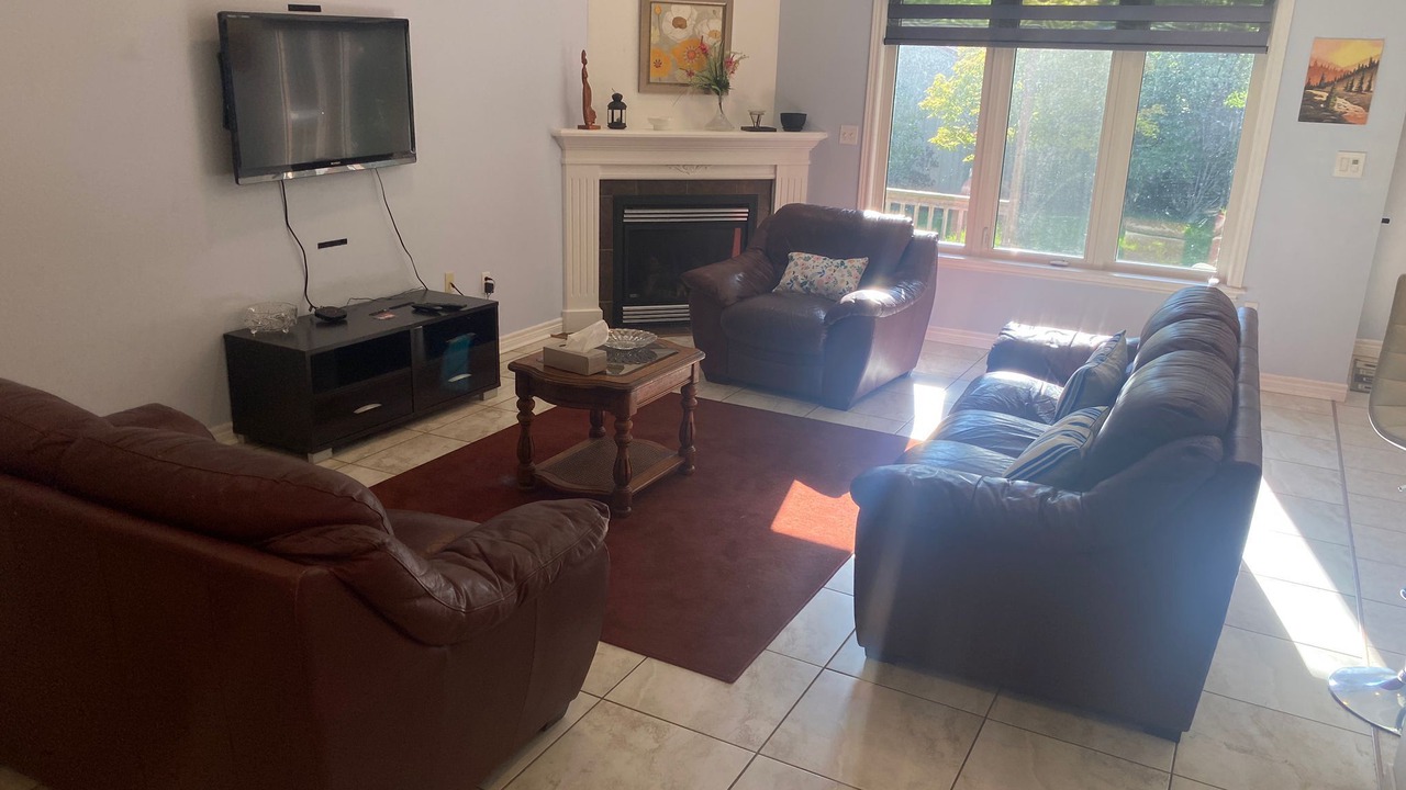 Photo of Livingroom in Sarnia