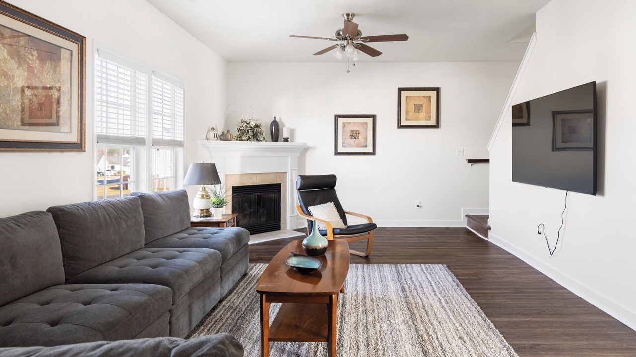 Photo of Livingroom in Southeast Raleigh