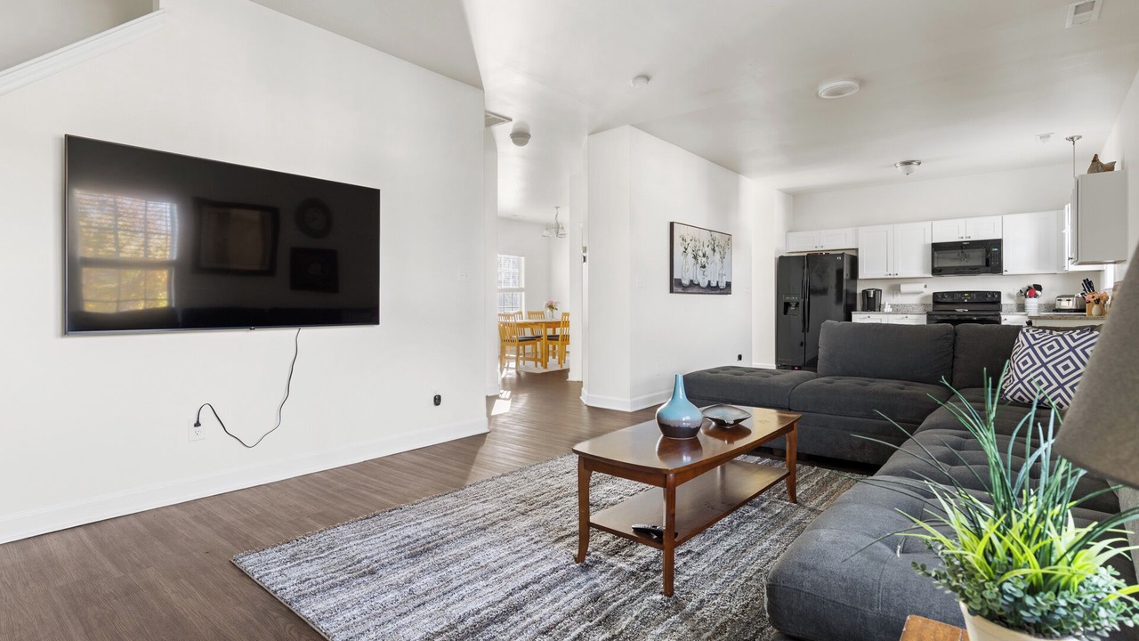 Photo of Livingroom in Southeast Raleigh