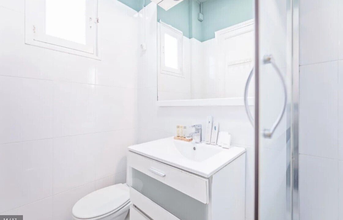 Photo of Bathroom in La Nova Esquerra de l'Eixample