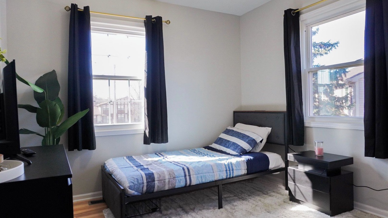 Photo of Bedroom in Country Club Hills