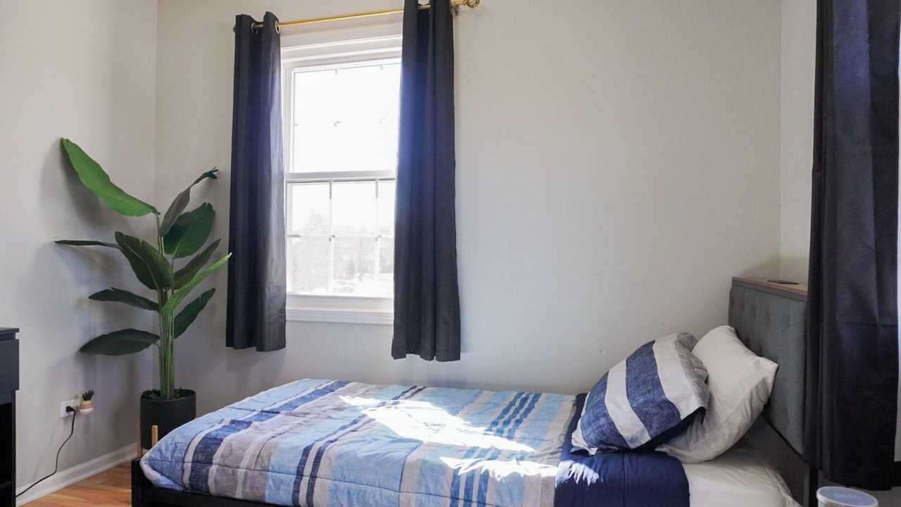 Photo of Bedroom in Country Club Hills