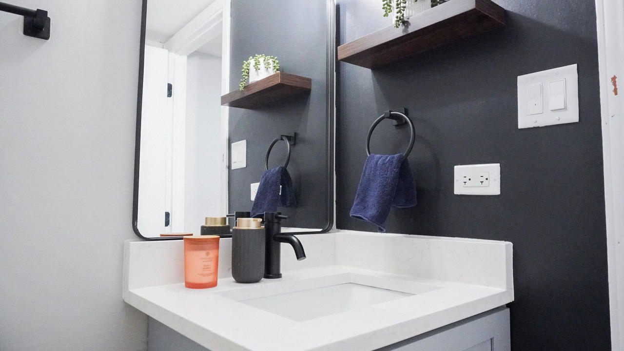 Photo of Bathroom in Country Club Hills