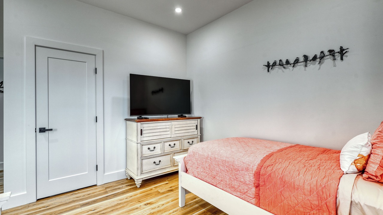 Photo of Bedroom in Oakland Hills