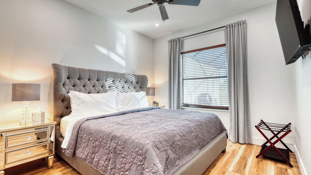 Photo of Bedroom in Oakland Hills