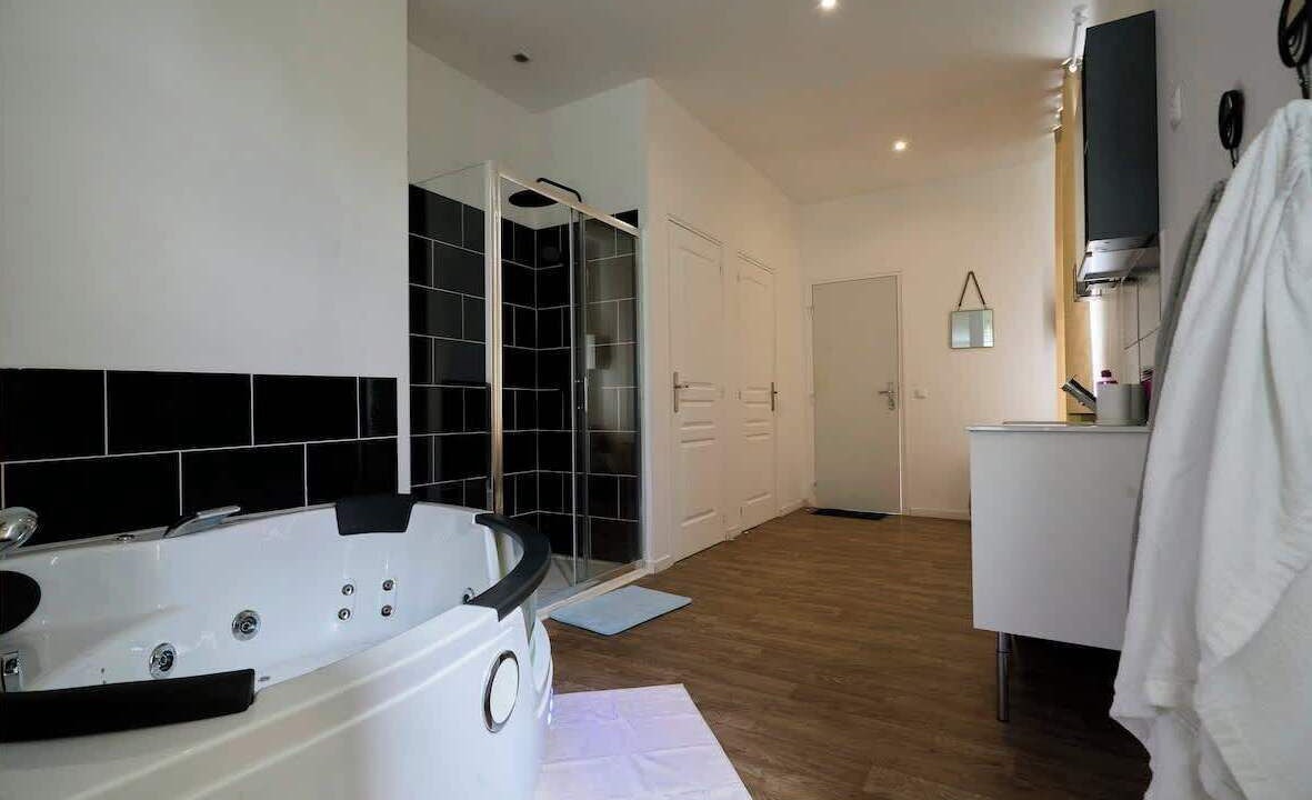 Photo of Bathroom in Tourcoing