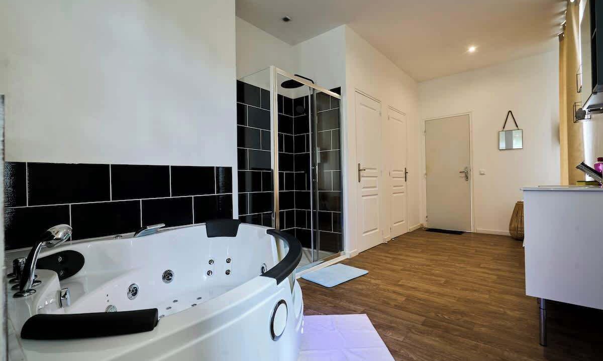 Photo of Bathroom in Tourcoing