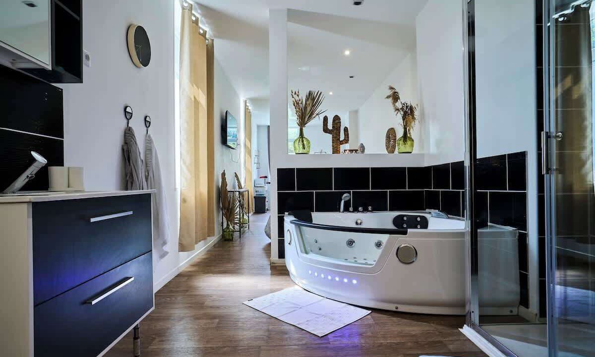 Photo of Bathroom in Tourcoing
