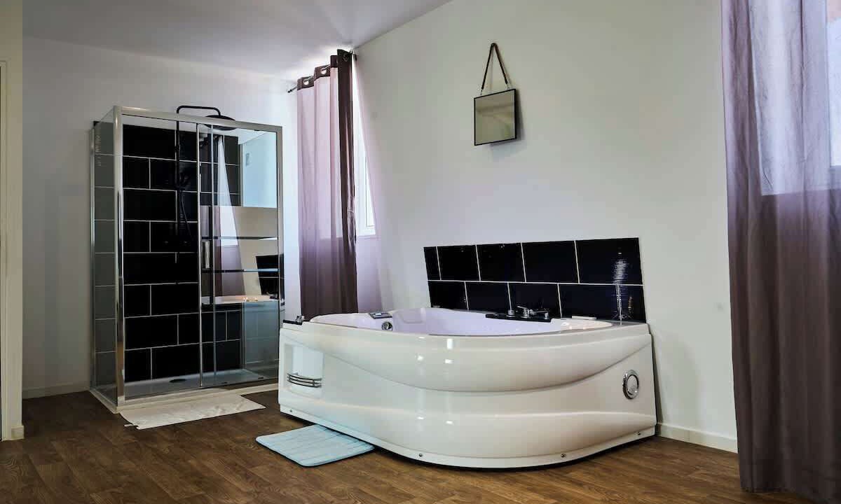 Photo of Bathroom in Tourcoing