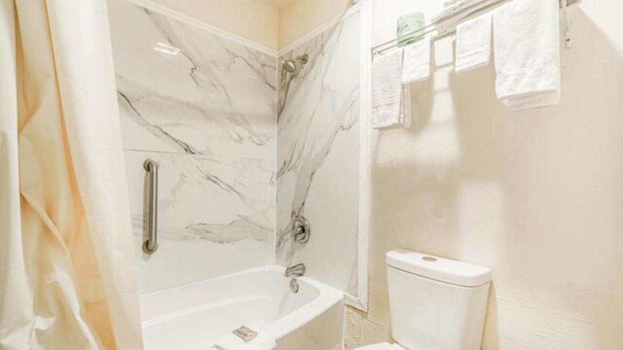 Photo of Bathroom in Port Lavaca