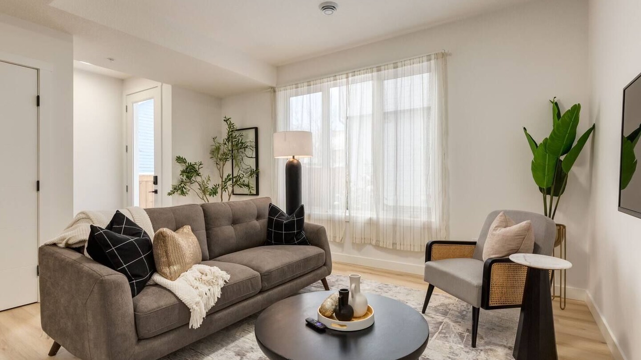 Photo of Livingroom in Shaganappi