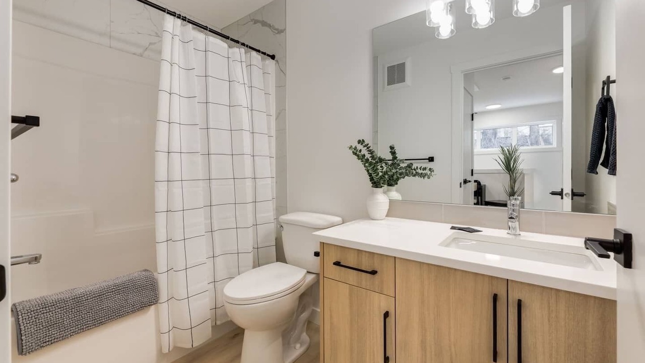 Photo of Bathroom in Shaganappi