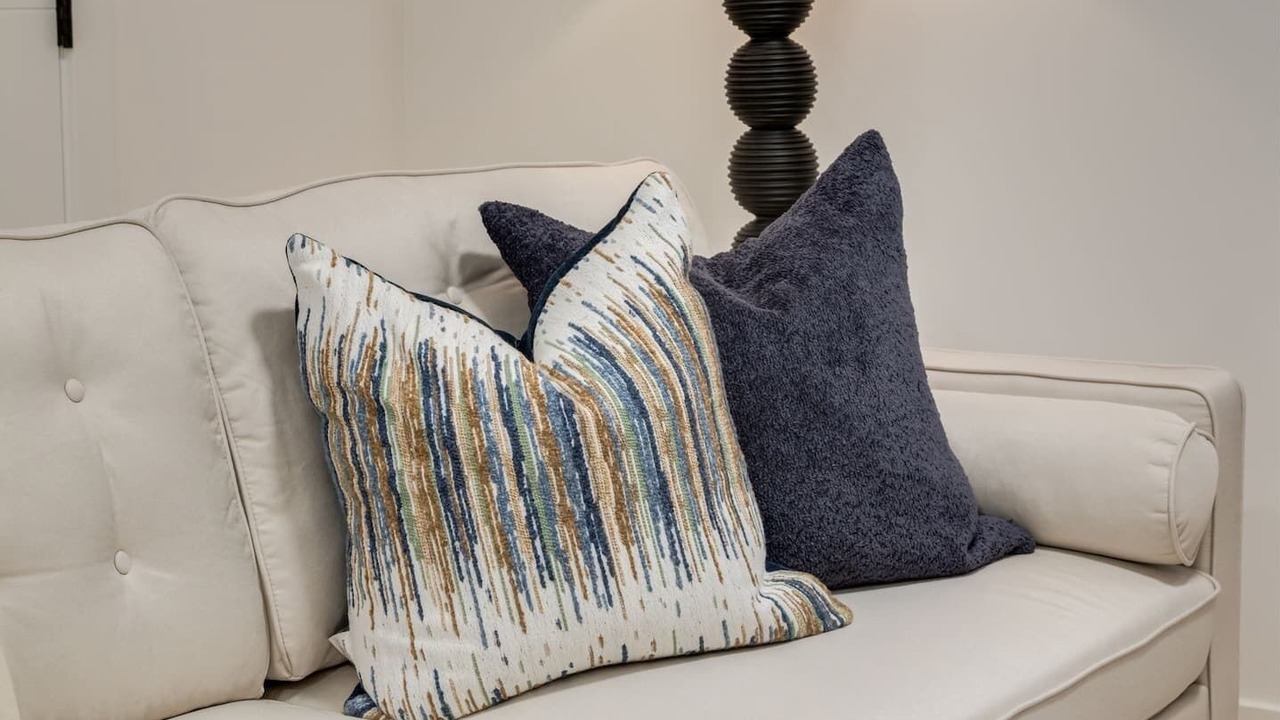 Photo of Livingroom in Shaganappi