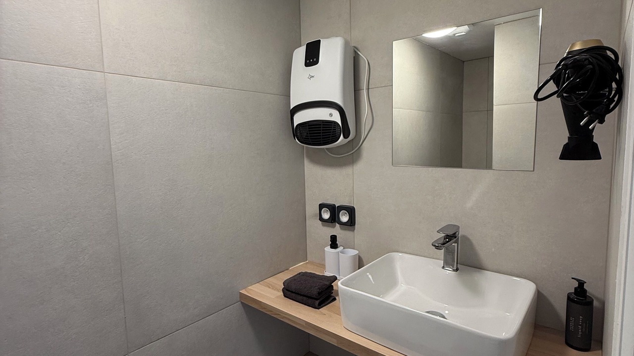 Photo of Bathroom in Portbail