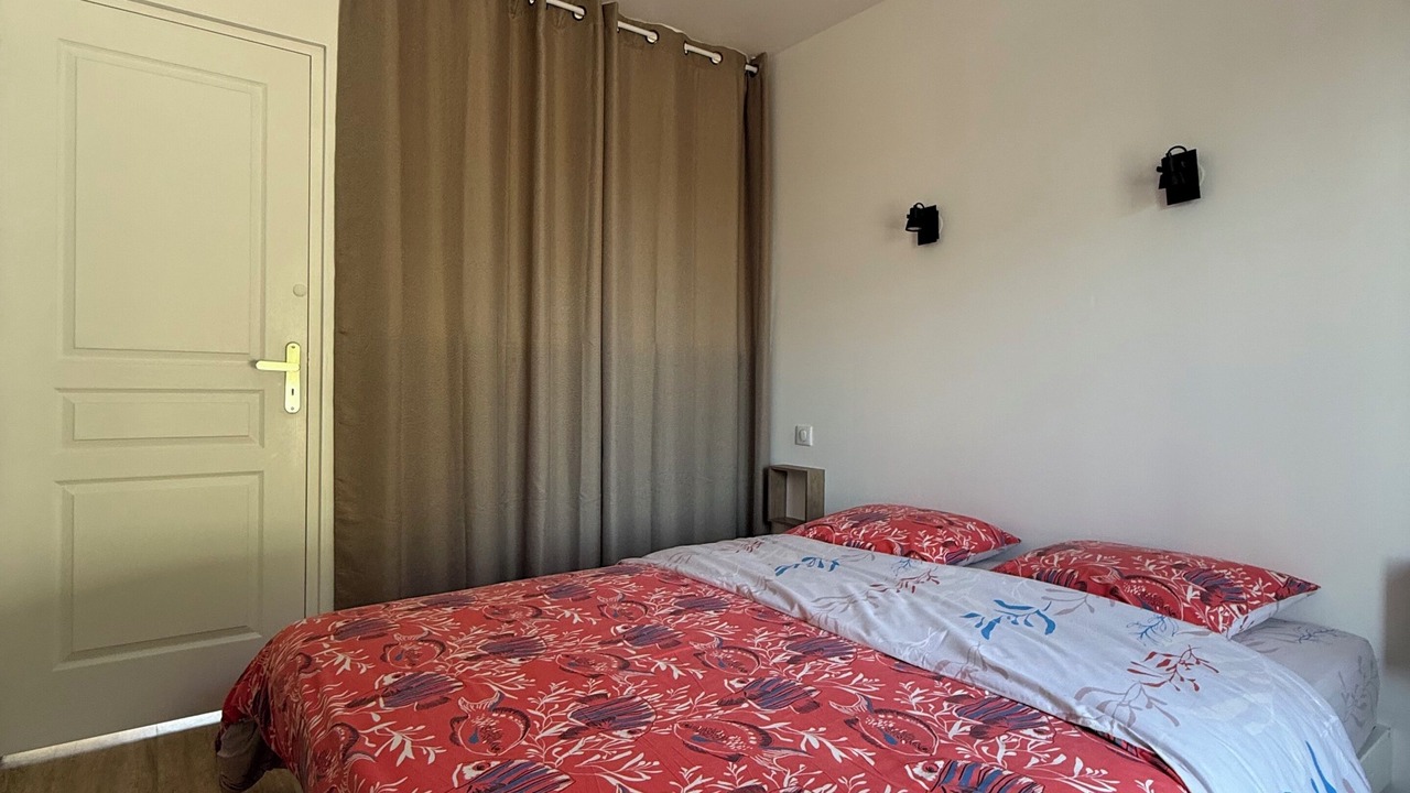 Photo of Bedroom in Portbail