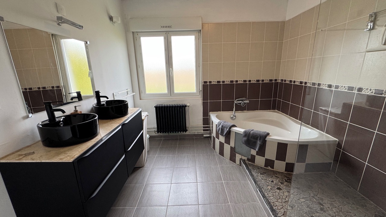 Photo of Bathroom in St-Andre-de-l'Eure