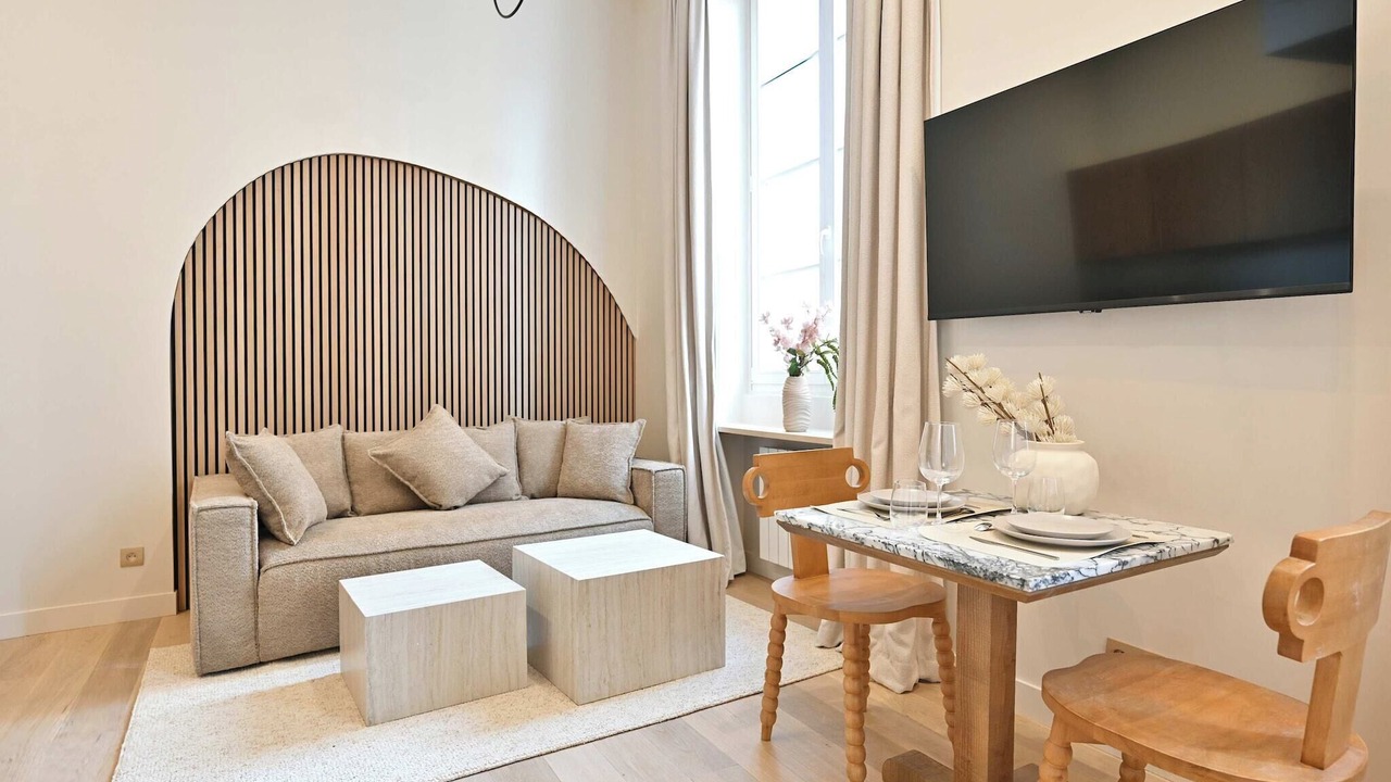 Photo of Livingroom in Archives
