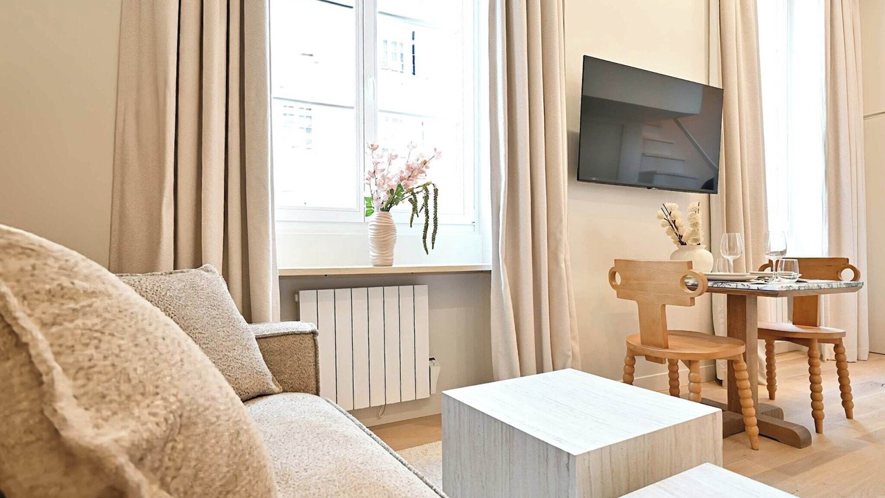 Photo of Livingroom in Archives