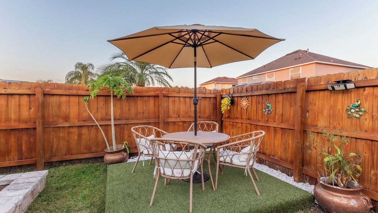 Photo of Outdoor in Lakeview Village