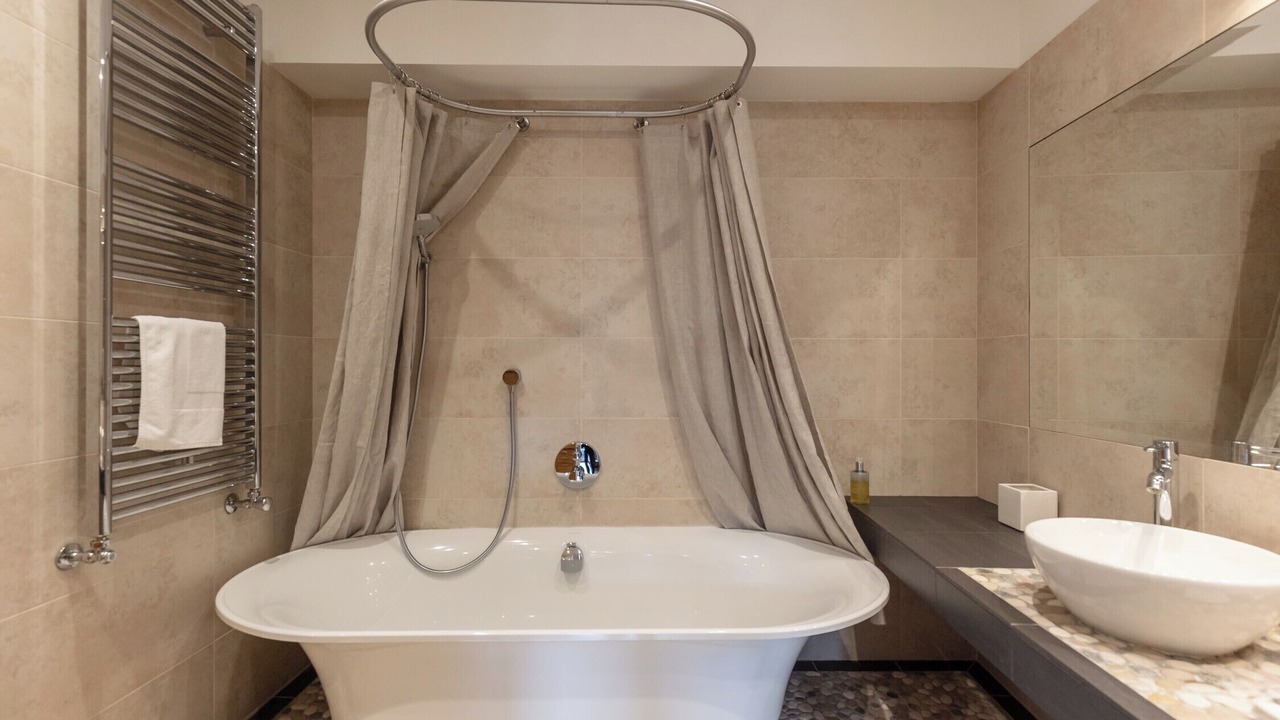 Photo of Bathroom in Enclos