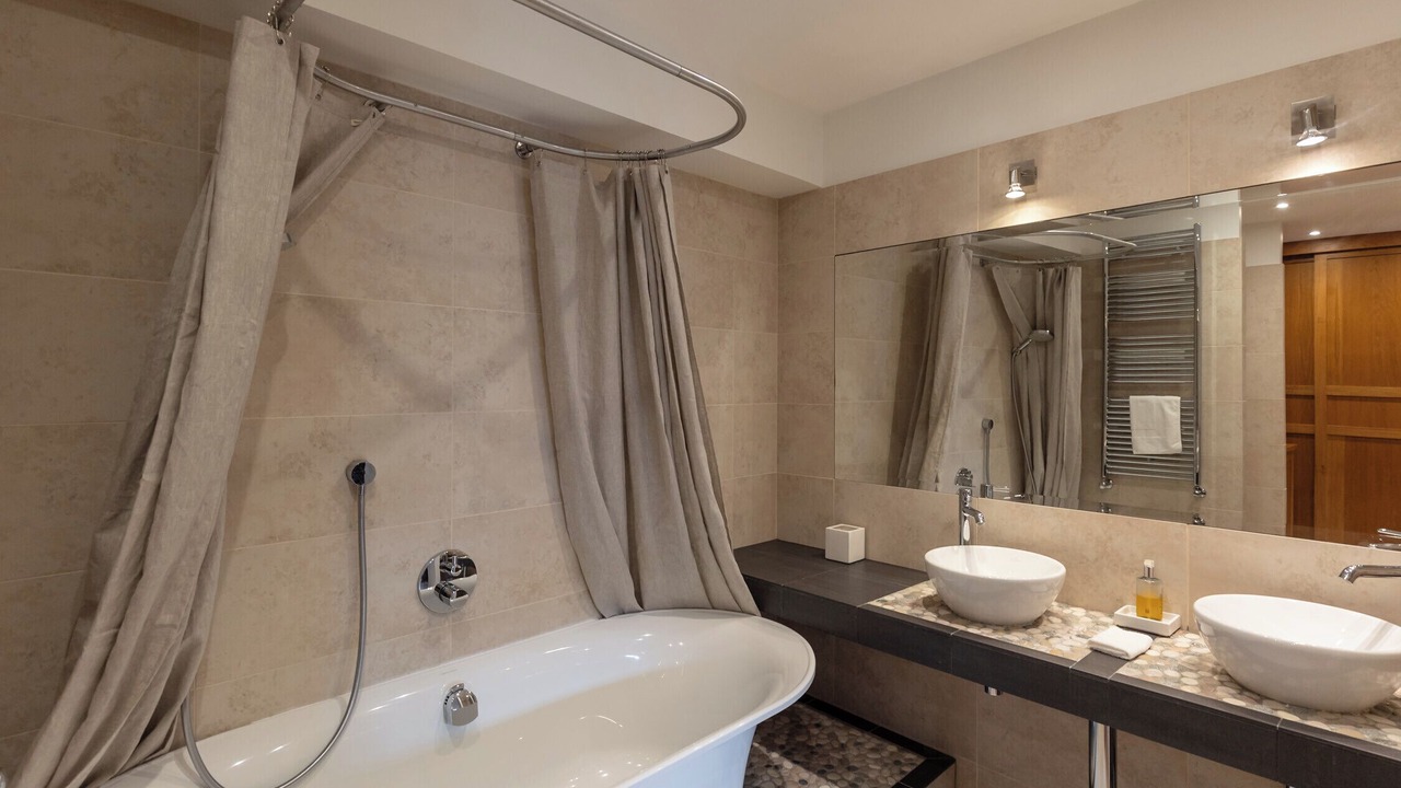 Photo of Bathroom in Enclos