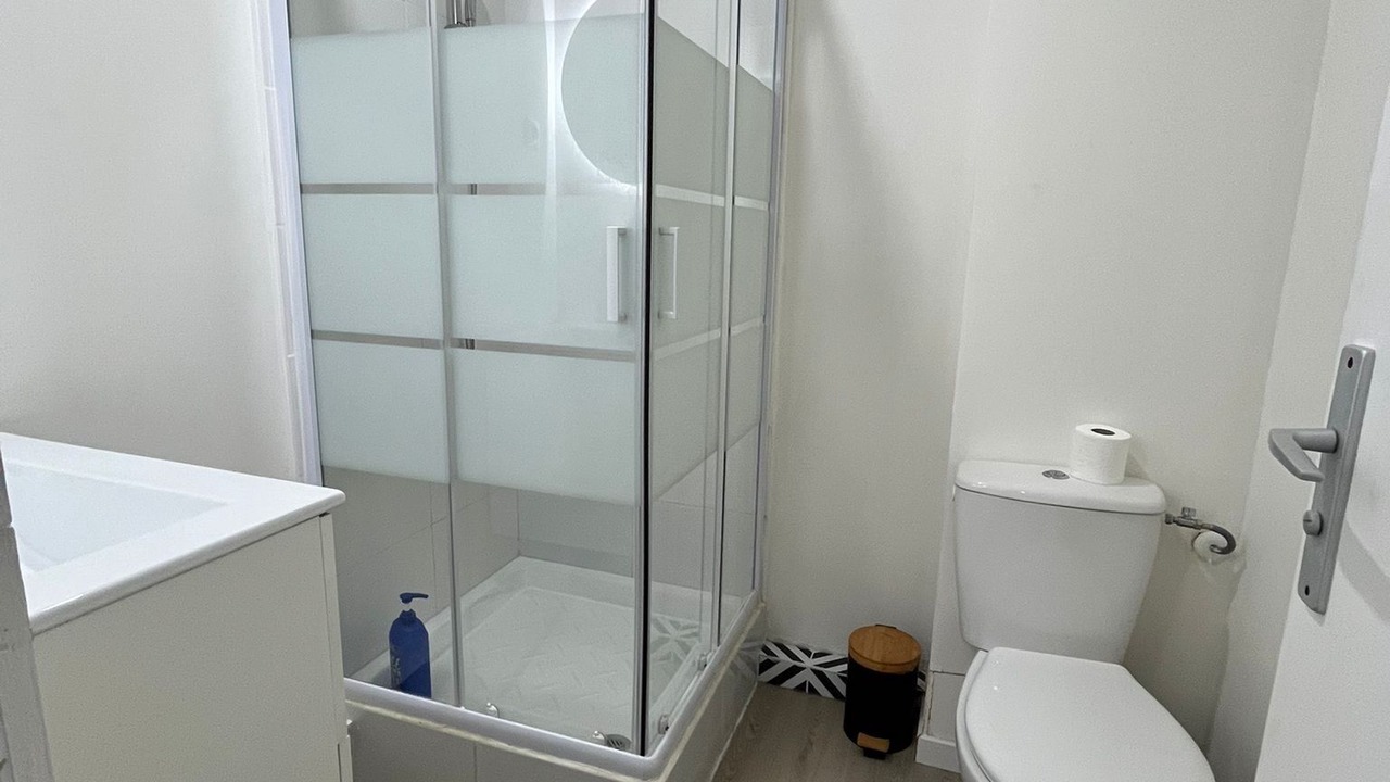 Photo of Bathroom in Villeneuve-Saint-Georges