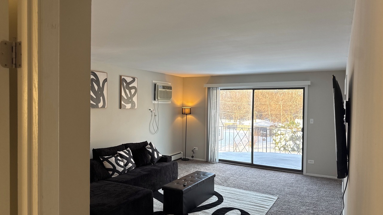 Photo of Livingroom in East Hazel Crest
