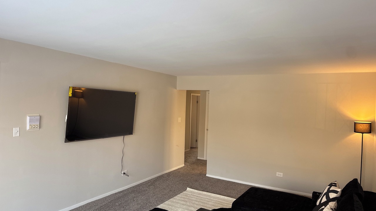Photo of Livingroom in East Hazel Crest